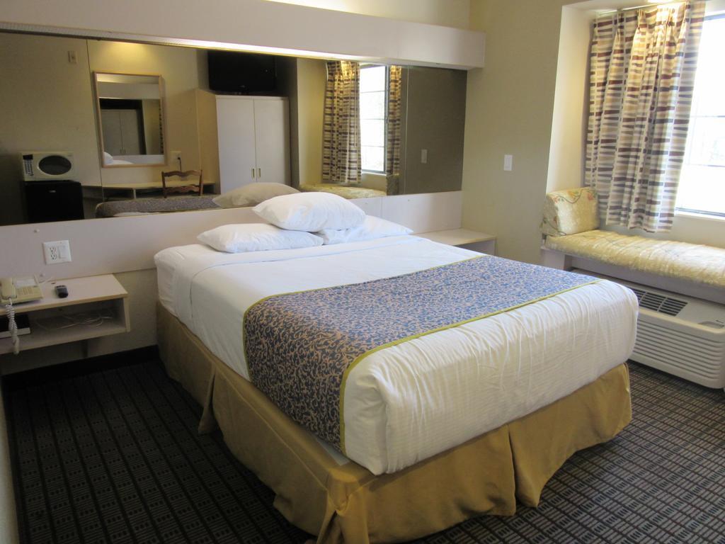 Travelodge By Wyndham Arlington/Dallas Area Eksteriør bilde