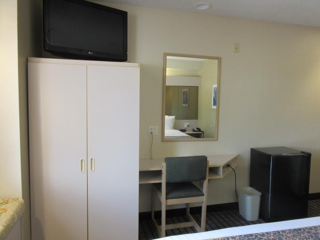 Travelodge By Wyndham Arlington/Dallas Area Eksteriør bilde