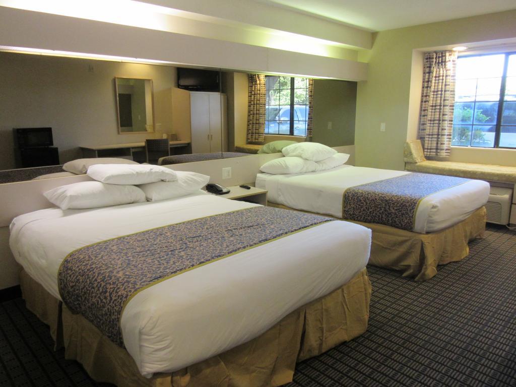 Travelodge By Wyndham Arlington/Dallas Area Eksteriør bilde