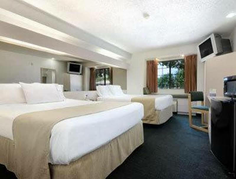 Travelodge By Wyndham Arlington/Dallas Area Eksteriør bilde
